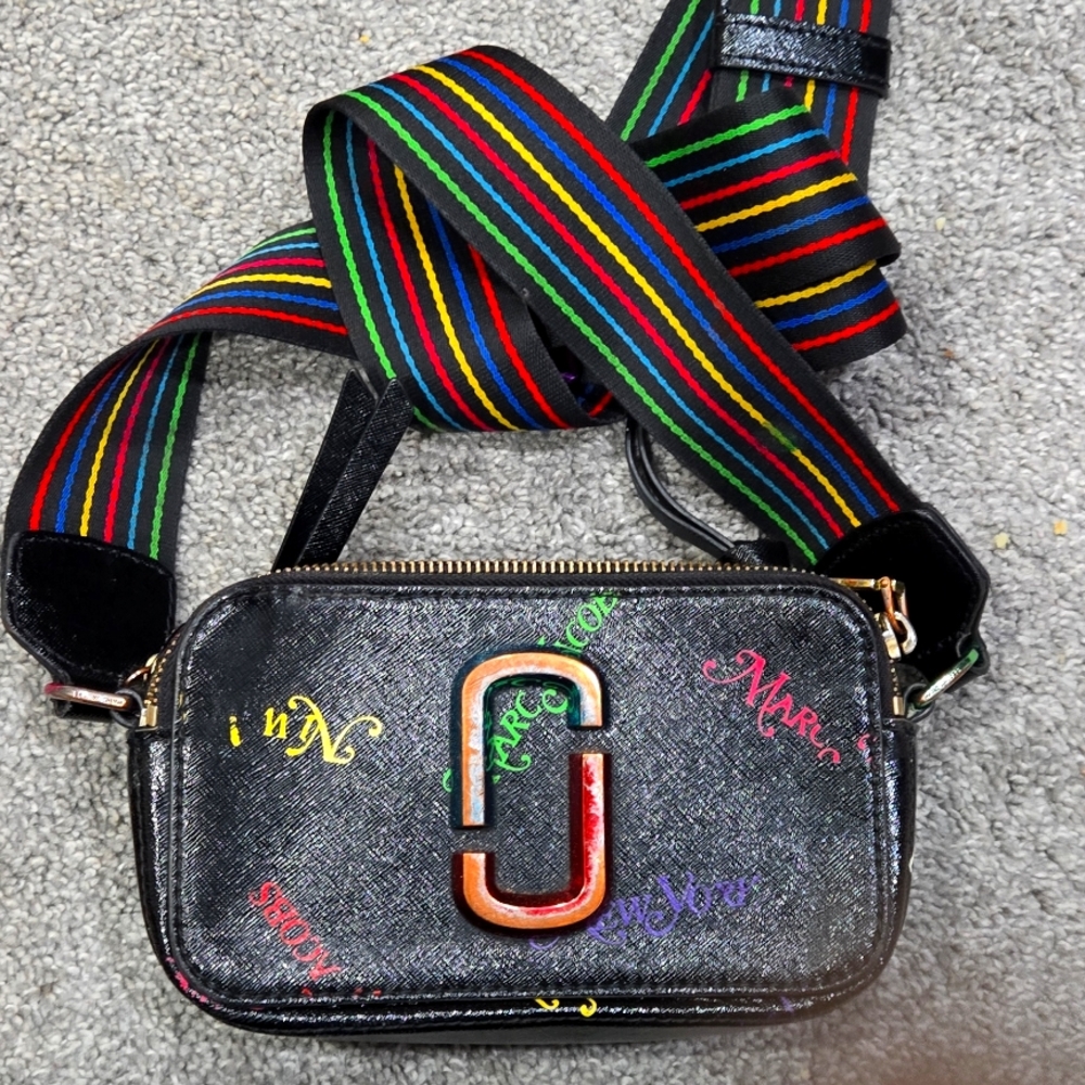 Marc Jacob’s The Snapshot Wallet Black/Colorful X New York Magazine Clutch EUC